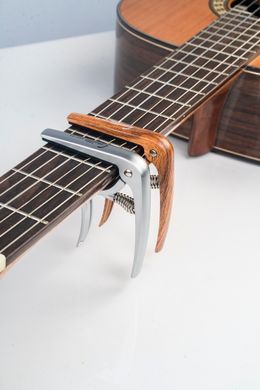 Каподастр для класичної гітари GUITTO GGC-04 Wood